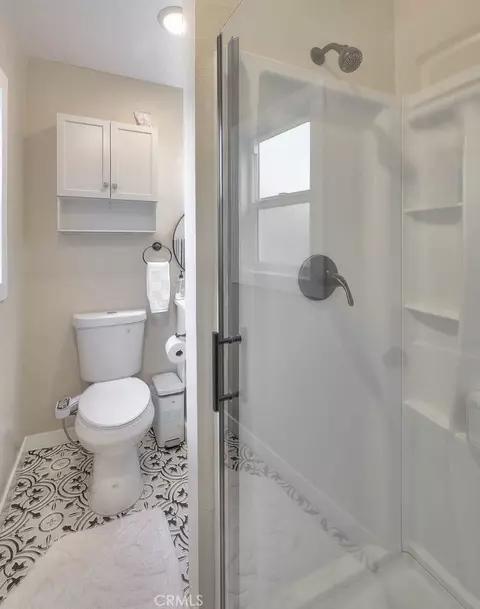 Bath - 2803 Ladera Rd, San Bernardino, CA 92405 photo 2 of 5