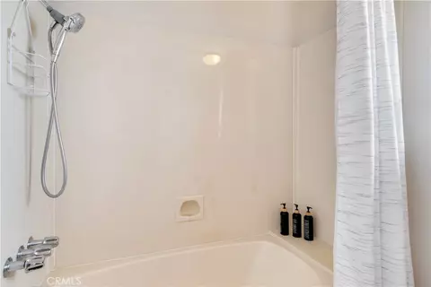 Bath - 2429 Cliff Rd, Upland, CA 91784 photo 5 of 6