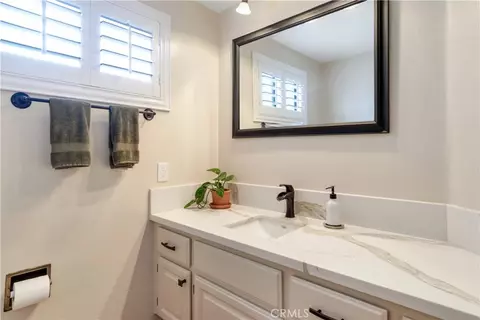Bath - 2429 Cliff Rd, Upland, CA 91784 photo 6 of 6