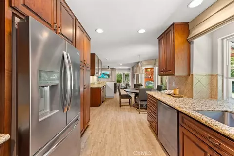 Kitchen - 5717 Shire Ct, Rancho Cucamonga, CA 91701 photo 4 of 6