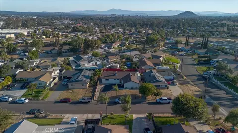3306 Debbie, Riverside, CA 92501 photo 31