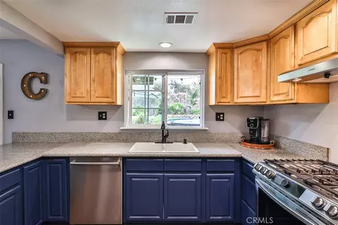 Kitchen - 1421 E 15th, Upland, CA 91786 photo 4 of 7