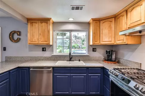Kitchen - 1421 E 15th, Upland, CA 91786 photo 4 of 7