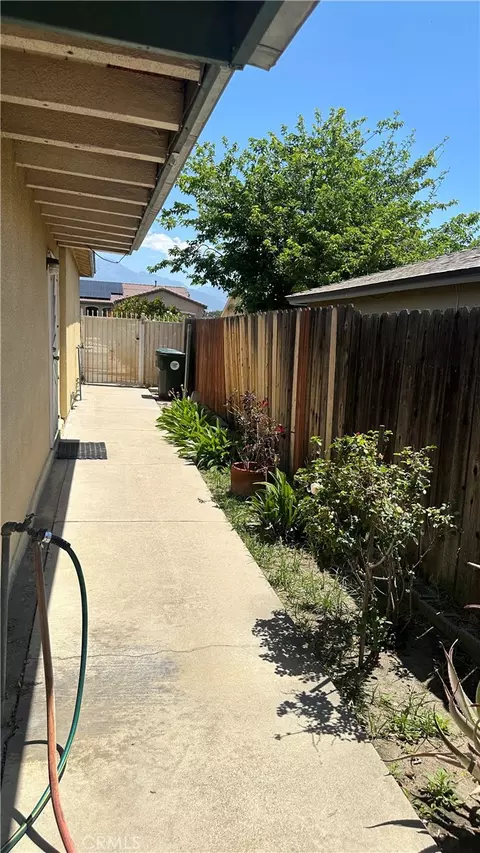 Exterior - 1424 Lynwood Way, Highland, CA 92346 photo 3 of 10