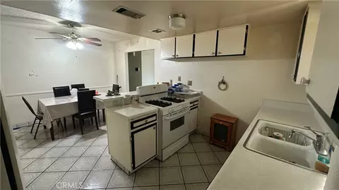 Kitchen - 1424 Lynwood Way, Highland, CA 92346 photo 2 of 2