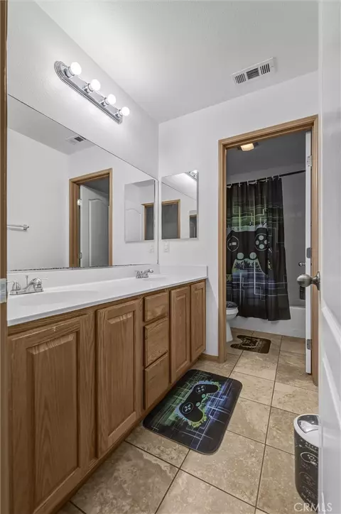Bath - 1888 Brockstone, Perris, CA 92571 photo 2 of 2