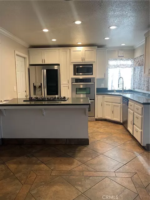 Kitchen - 26380 Erwin Ct, Hemet, CA 92544 photo 1 of 1