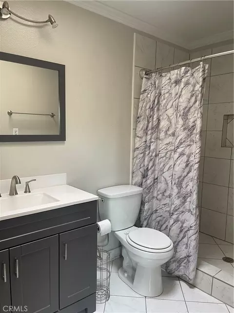 Bath - 26380 Erwin Ct, Hemet, CA 92544 photo 3 of 3