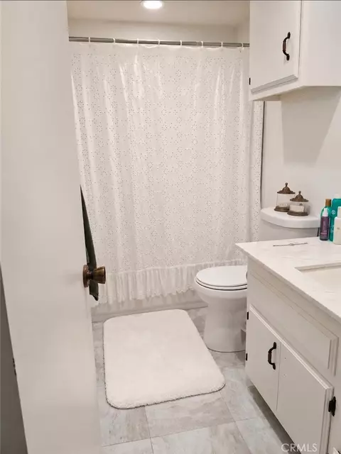 Bath - 328 Grenfall, Big Bear City, CA 92314 photo 2 of 2