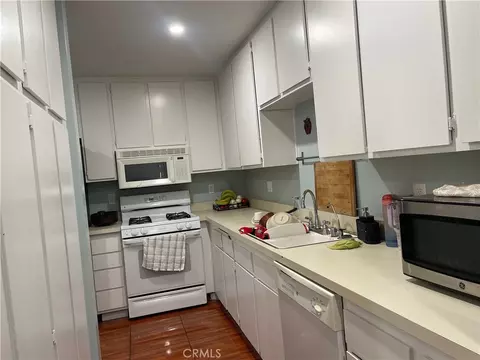Kitchen - 9386 Mesa Verde Dr #B, Montclair, CA 91763 photo 1 of 2