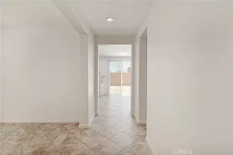 Entry Way - 13957 Katelyn St, Hesperia, CA 92345 photo 4 of 6