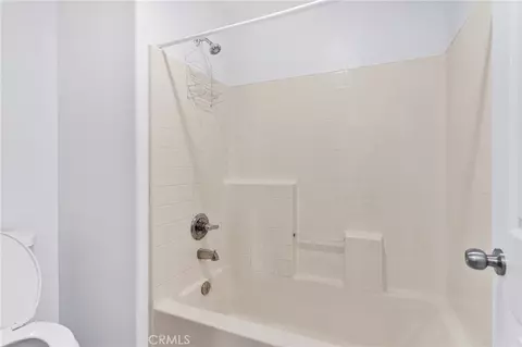 Bath - 13957 Katelyn St, Hesperia, CA 92345 photo 3 of 5