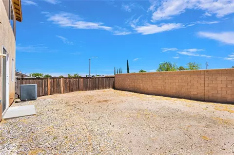 Exterior - 13957 Katelyn St, Hesperia, CA 92345 photo 5 of 7