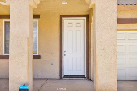 Entry Way - 13957 Katelyn St, Hesperia, CA 92345 photo 1 of 6