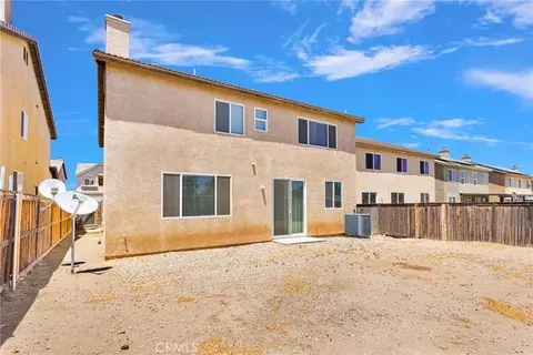 Exterior - 13957 Katelyn St, Hesperia, CA 92345 photo 6 of 7