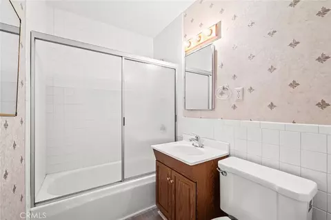 Bath - 124 N N Pne, Rialto, CA 92376 photo 1 of 2