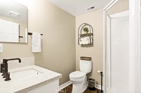 Bath - 1213 Montreal Dr, Lake Arrowhead, CA 92352 photo 4 of 6