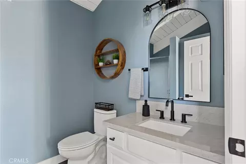 Bath - 1213 Montreal Dr, Lake Arrowhead, CA 92352 photo 6 of 6