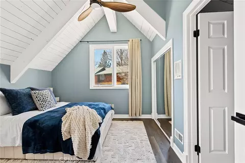 Bedroom - 1213 Montreal Dr, Lake Arrowhead, CA 92352 photo 7 of 9