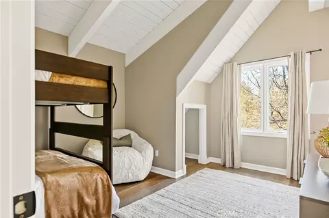Bedroom - 1213 Montreal Dr, Lake Arrowhead, CA 92352 photo 5 of 9