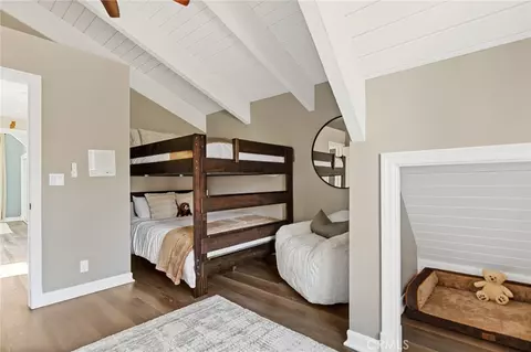 Bedroom - 1213 Montreal Dr, Lake Arrowhead, CA 92352 photo 6 of 9