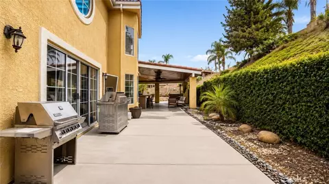 Exterior - 3243 Yardley, Simi Valley, CA 93063 photo 13 of 18