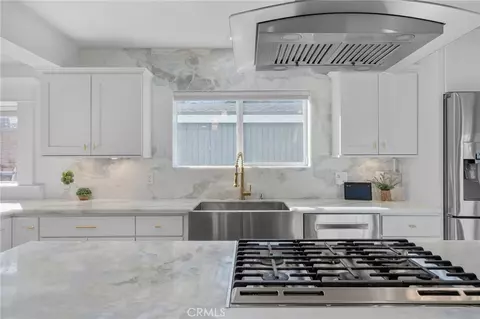 Kitchen - 1015 Summit, Crestline, CA 92325 photo 4 of 7