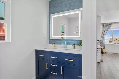 Bath - 1015 Summit, Crestline, CA 92325 photo 4 of 5