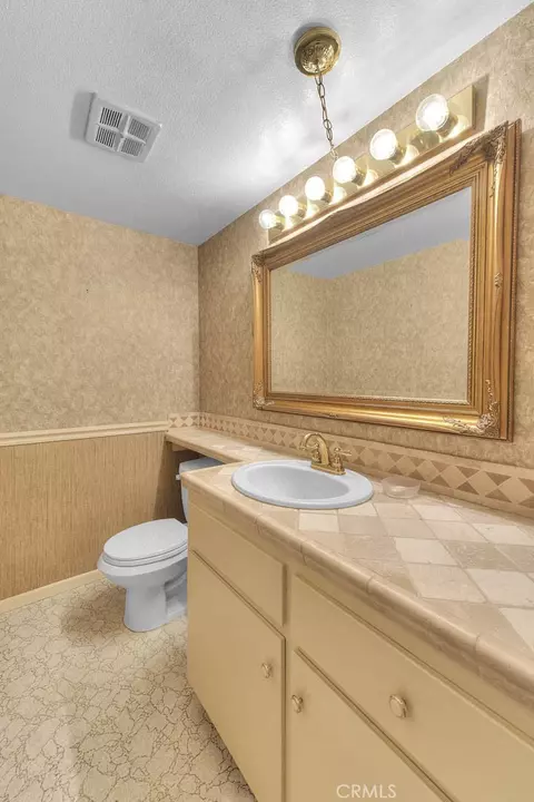 13425 Mistletoe, Chino, CA 91710 photo 19