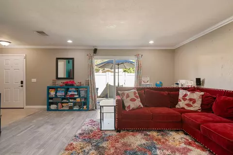 Living - 555 D, Upland, CA 91786 photo 2 of 2