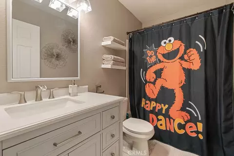 Bath - 555 D, Upland, CA 91786 photo 3 of 3