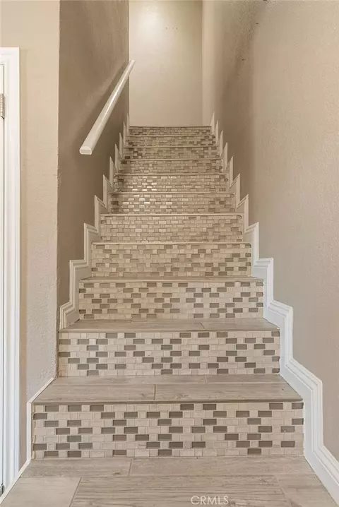 Entry Way - 555 D, Upland, CA 91786 photo 2 of 2