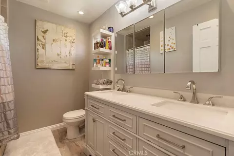 Bath - 555 D, Upland, CA 91786 photo 2 of 3