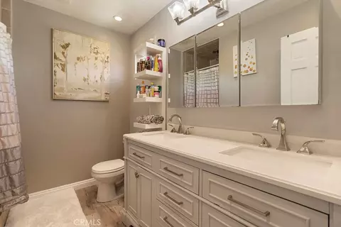 Bath - 555 D, Upland, CA 91786 photo 2 of 3
