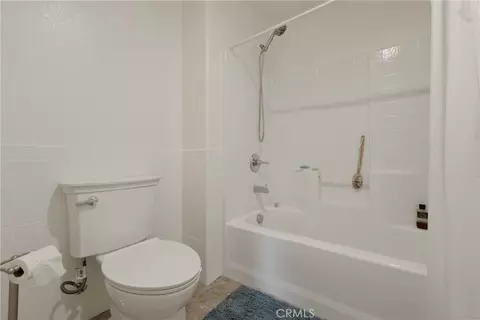 Bath - 2180 Stonewood, Mentone, CA 92359 photo 4 of 7
