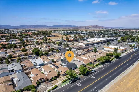 385 E Stetson, Hemet, CA 92543 photo 28