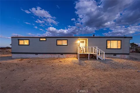 13475 Ailanthus, Phelan, CA 92371
