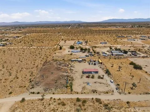 13475 Ailanthus, Phelan, CA 92371