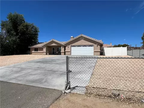 9220 Jacaranda, Hesperia, CA 92345 photo 4