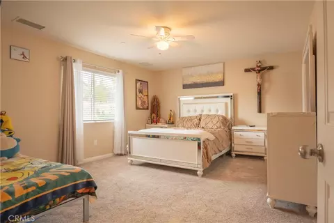 Bedroom - 9220 Jacaranda, Hesperia, CA 92345 photo 5 of 5
