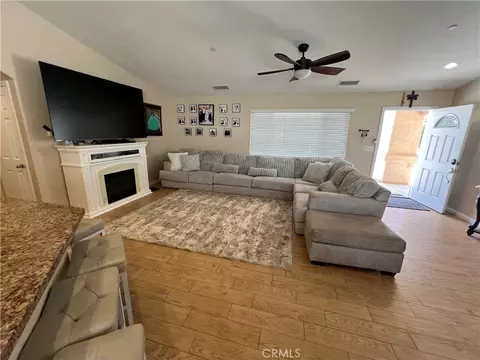 9220 Jacaranda, Hesperia, CA 92345 photo 8