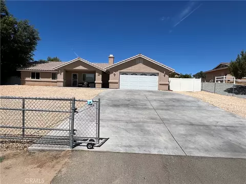 9220 Jacaranda, Hesperia, CA 92345 photo 3