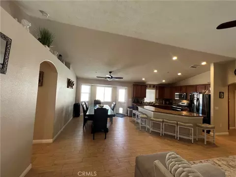 9220 Jacaranda, Hesperia, CA 92345 photo 11