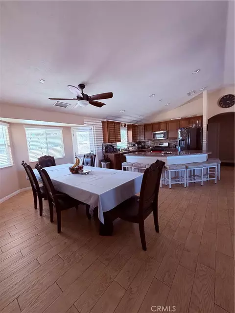 9220 Jacaranda, Hesperia, CA 92345 photo 5