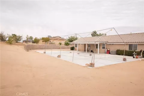 Exterior - 9220 Jacaranda, Hesperia, CA 92345 photo 4 of 5