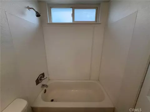Bath - 7335 Lydia Ave, Riverside, CA 92504 photo 4 of 4