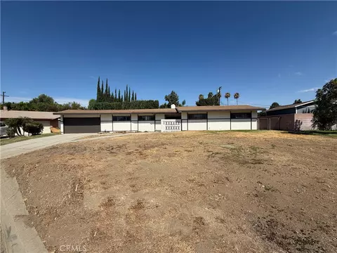 5748 Chelsea Ct, Rialto, CA 92377