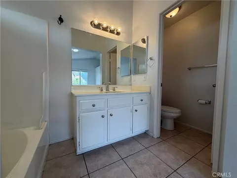 Bath - 12840 December Ct, Riverside, CA 92503 photo 5 of 7