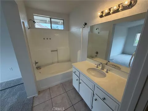 Bath - 12840 December Ct, Riverside, CA 92503 photo 6 of 7