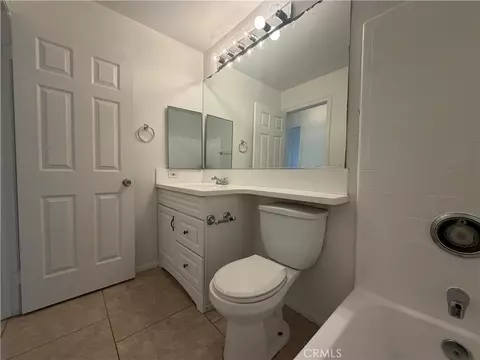 Bath - 117 Evergreen Pl, Perris, CA 92571 photo 2 of 8